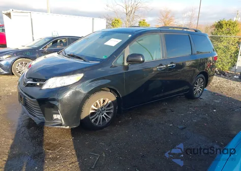 2019 Toyota Sienna Xle 8 Passenger z USA, uszkodzony, nr VIN 5TDYZ3DCXKS009142